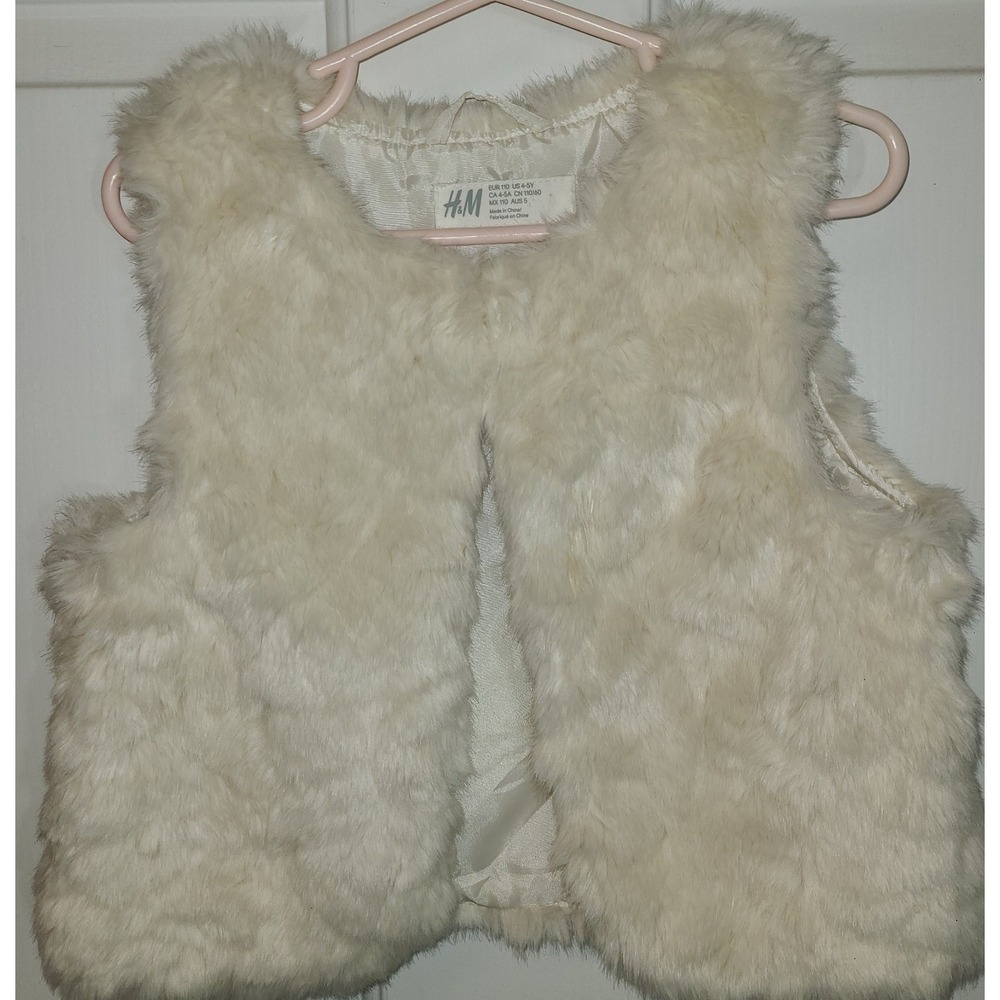 H&M‎ Faux Fur Vest Todler size 4-5Yr Fuzzy Soft Button closure Lined Cream Color